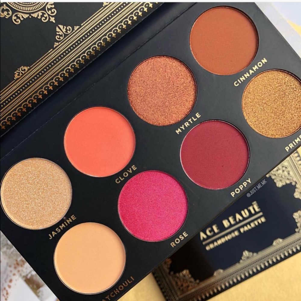 Ace Beaute Grandoise  Eyeshadow natural Palette